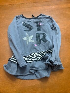 Emu Girls Long Sleeve Blue Gray Star 'STR' Ruffle Hem Tee